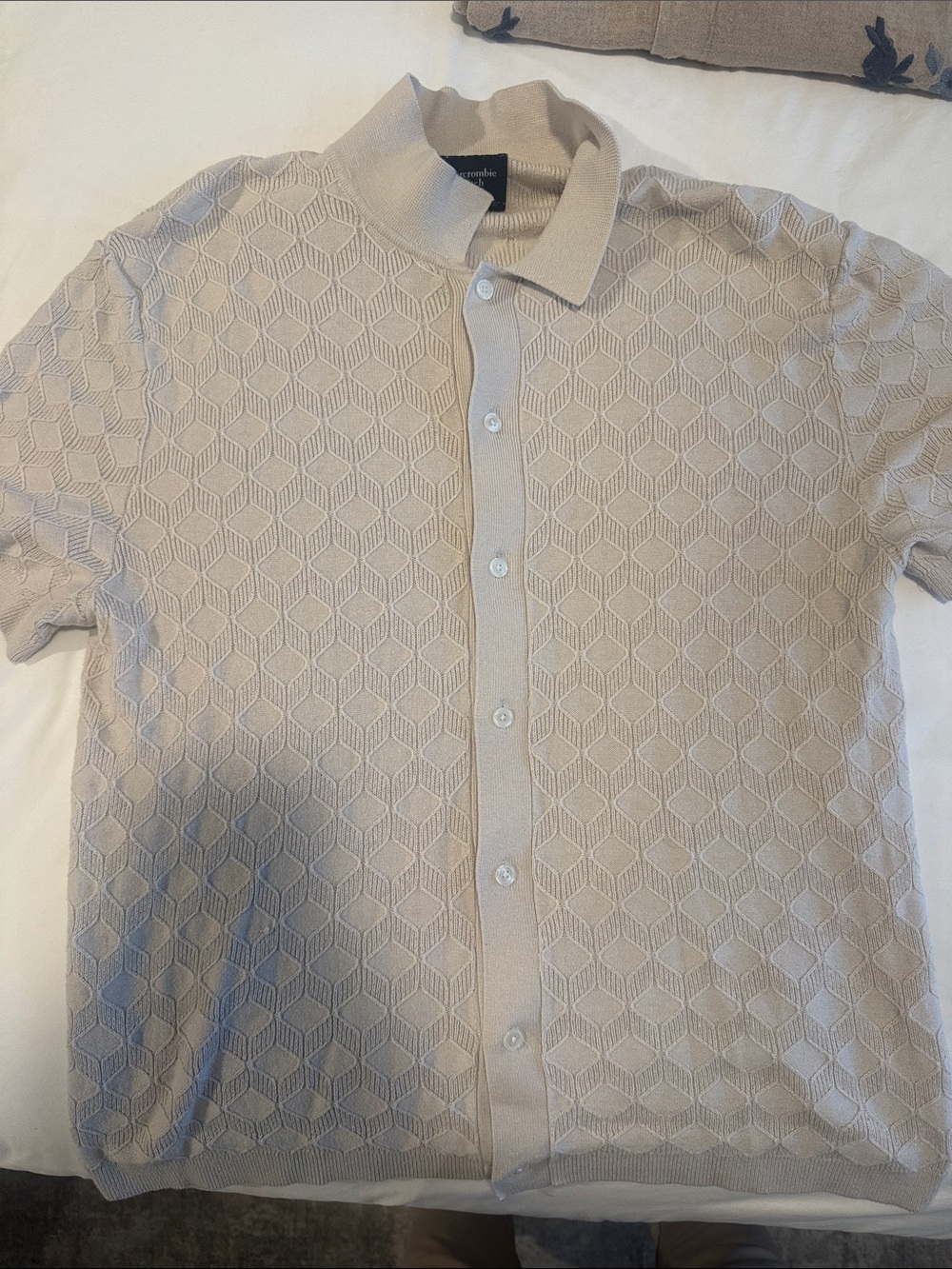 Abercrombie Men’s pattern knit button down